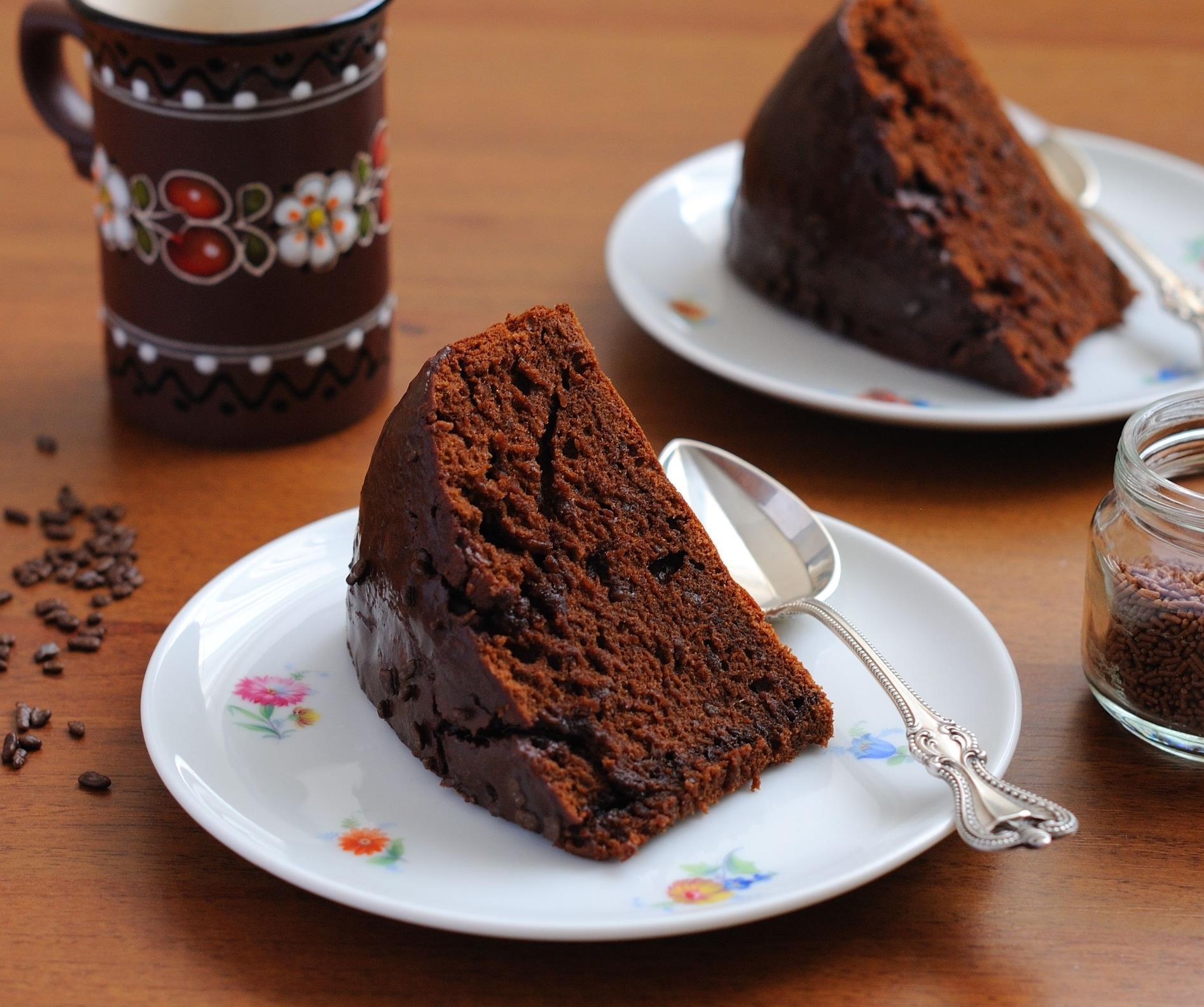 Bolo de chocolate com farinha de arroz: receita fit sem glúten