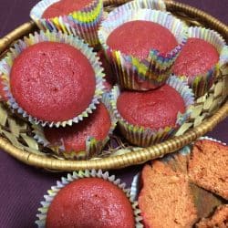 Bolinho rosa de beterraba sem glúten e sem lactose