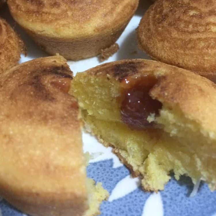 Cupcake de Fubá com Coco e Goiabada Sem Glúten Sem Lactose